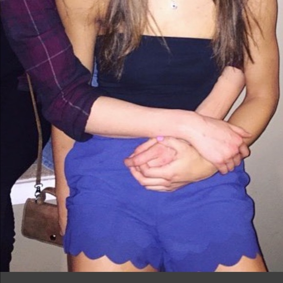 Scalloped blue shorts - Picture 3 of 3